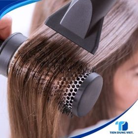 tạo kiểu tóc sấy tóc với lược tròn